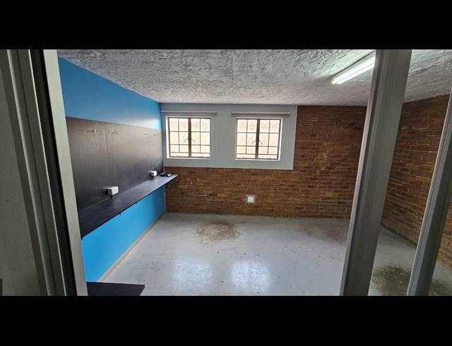 613M² WAREHOUSE FOR SALE IN HENNOPSPARK